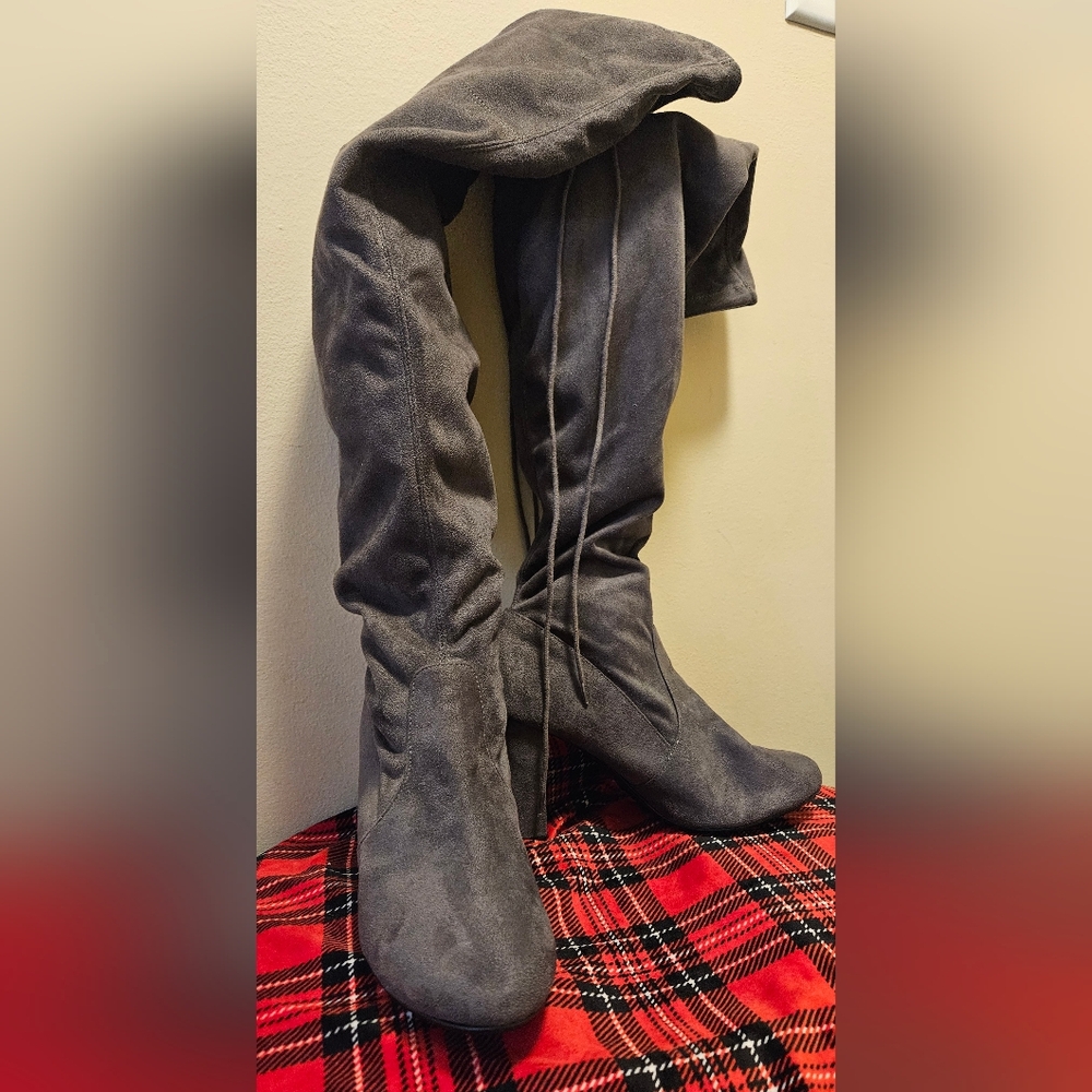 Women's Sz 10 Thigh High Gray Faux Suede Boot 4"heel Pre-Owned